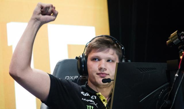 扎金花技巧：如何通过“弃牌手势”观察下一个玩家的反应？（扎金花实战：借助“弃牌动作”洞察下家反应）