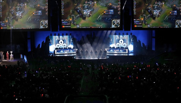 认知科学：为什么“自动旋转（Auto-spin）”功能会削弱大脑对金钱损耗的现实感？（认知科学解读：为何“自动旋转（Auto-spin）”会降低大脑对金钱损失的真实感？）